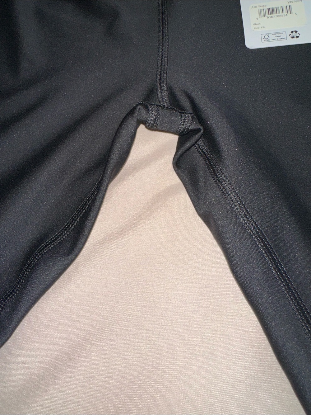 ALO Yoga Airlift Leggings - Picture 3 of 6